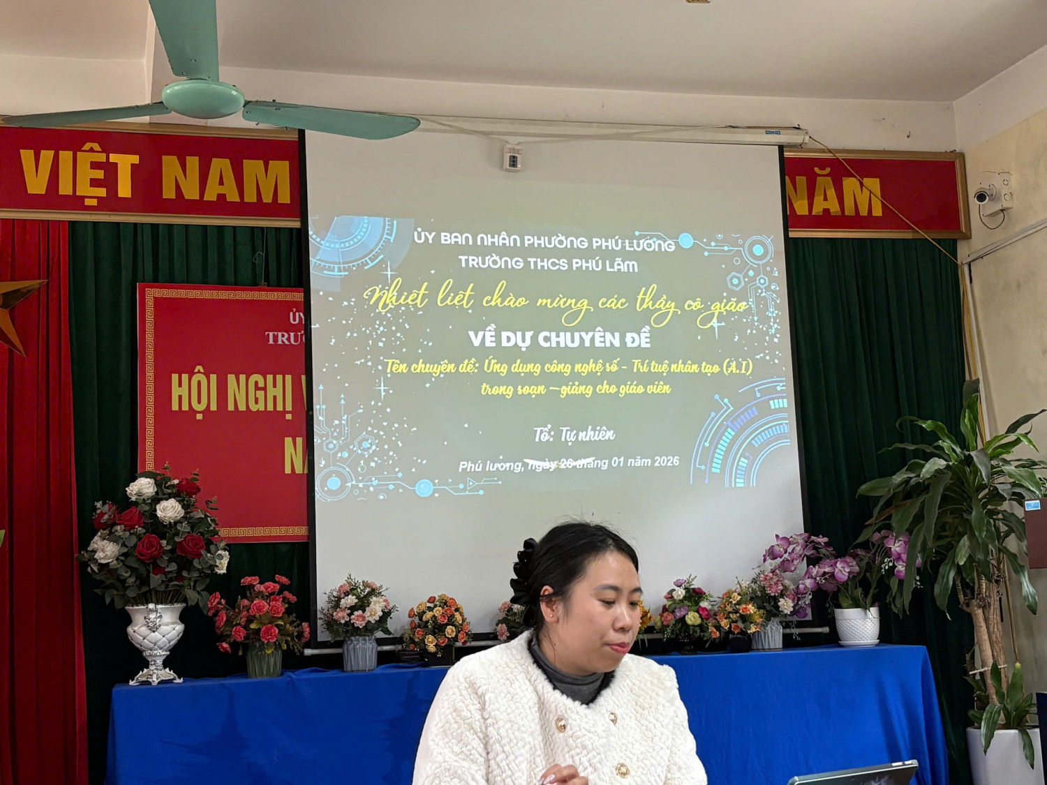 GIÁO VIÊN TRƯỜNG THCS PHÚ LÃM: TRUYỀN CẢM HỨNG SÁNG TẠO QUA CHUYÊN ĐỀ "CÔNG NGHỆ SỐ VÀ TRÍ TUỆ NHÂN TẠO"